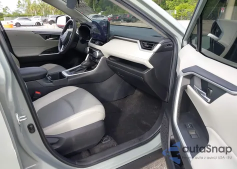 2023 Toyota Rav4 Xle Premium из США, поврежденный, VIN 2T3C1RFV5PW247182